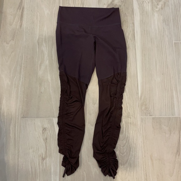 Fabletics Ruched Leggings - Picture 2 of 4